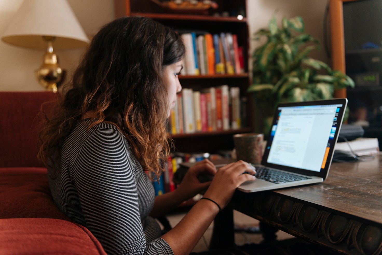 College Student Researches Online Computer for Higher Education